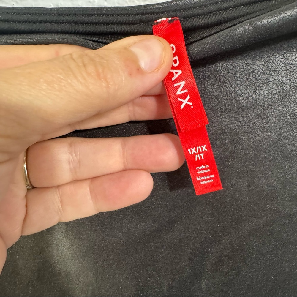 SPANX Black Faux Leather Leggings 1x - Picture 3 of 4